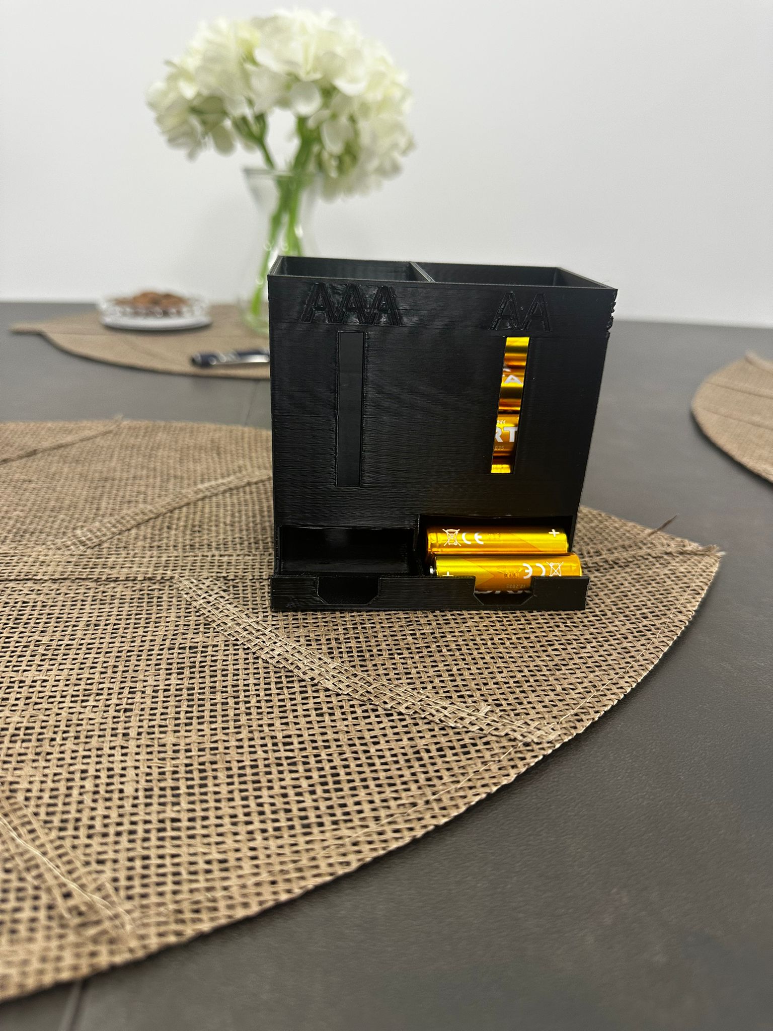 Dozator baterii AAA + AA